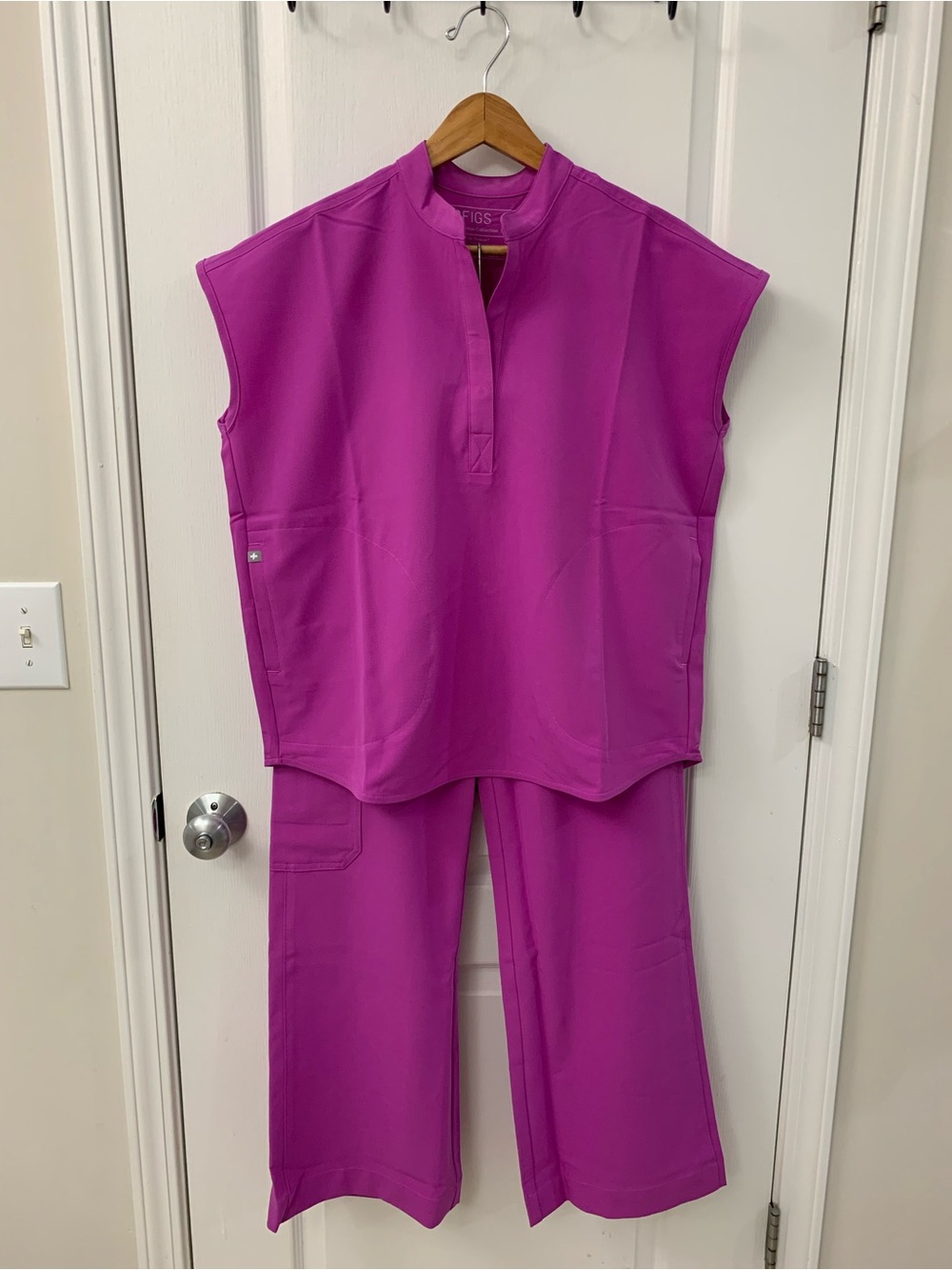 FIGS ULTRABERRY ISABEL CARGO PANTS + RAFAELA TOP